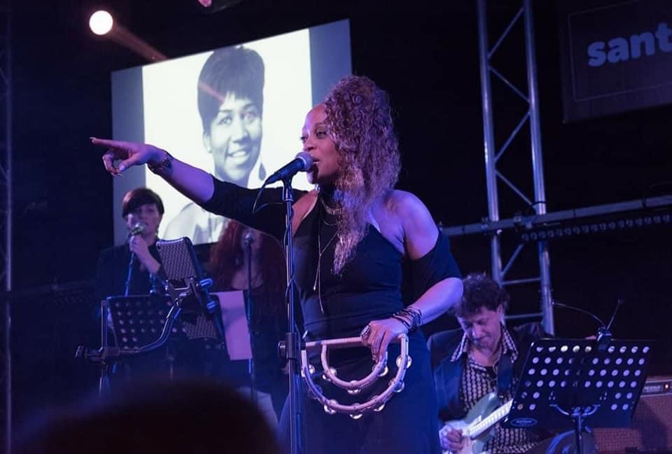 John-Paul Band Sängerin bei Gala-Auftritt